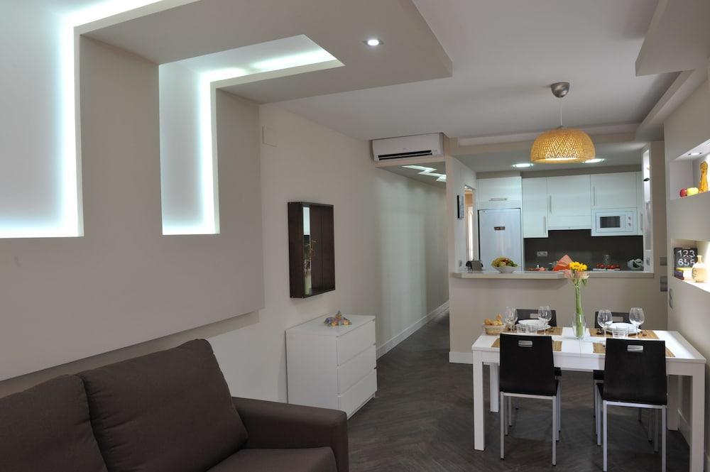 Gaudint Barcelona Suites Exterior photo