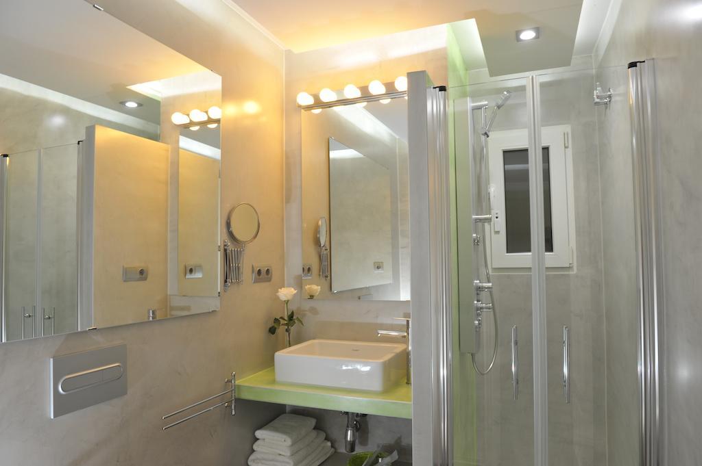Gaudint Barcelona Suites Room photo